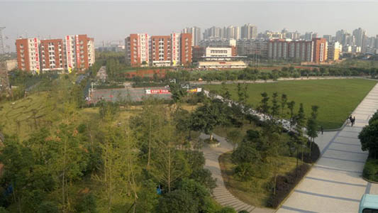重庆市经贸中等专业学校环境图
