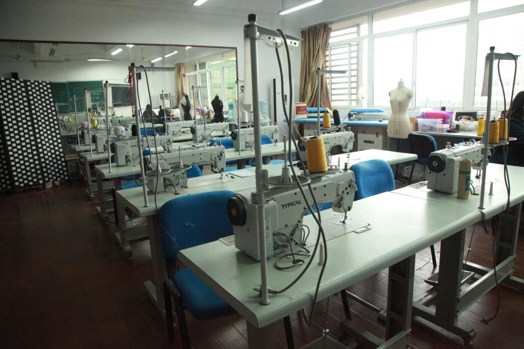 重庆市工艺美术学校服装设计实训室