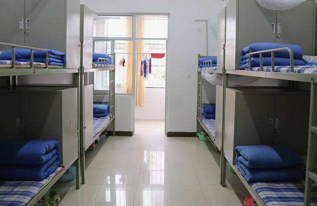 重庆市医药卫生学校寝室环境、宿舍照片
