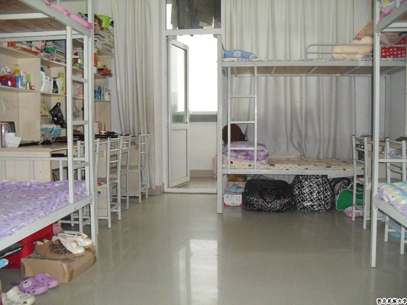 宜宾县柳嘉职业技术学校宿舍环境、寝室环境