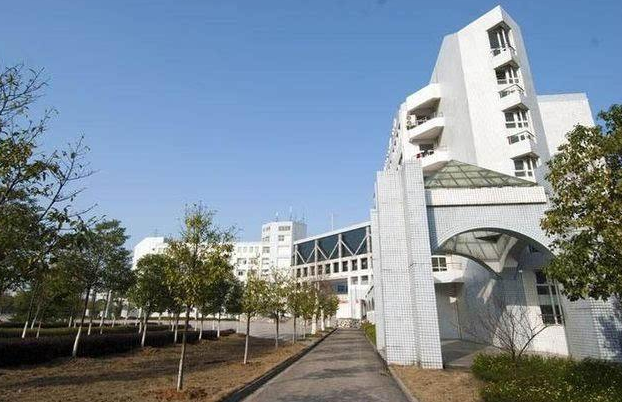 武汉信息工程职业学校