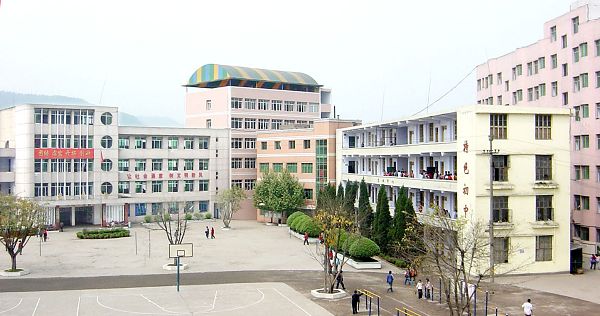 四川省达县职业高级中学学费、大概收费是多少