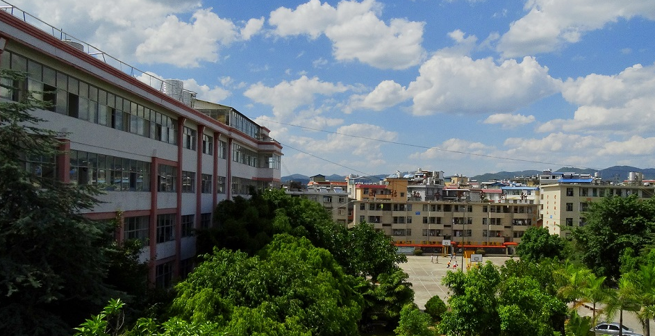 云南省普洱卫生学校环境