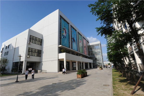 上海市群益职业技术学校环境、学校图片