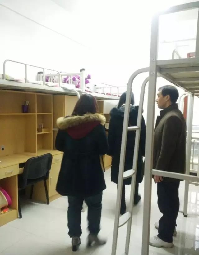 黄龙县职教中心寝室环境