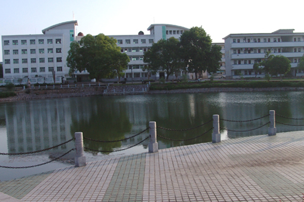 安庆浮山科技工程学校