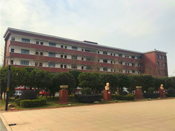 2020年江西萍乡市卫生学校收费标准