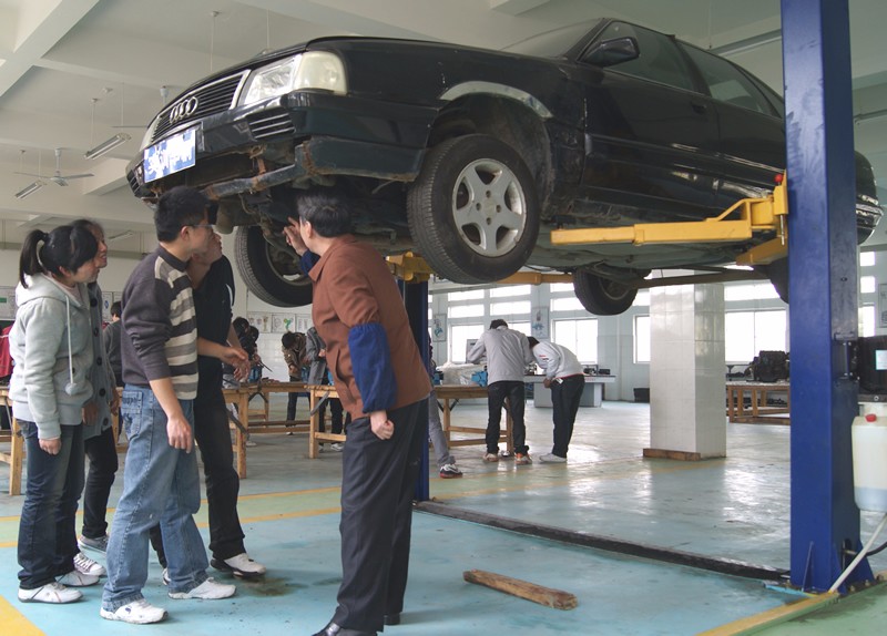 南昌理工技工學校專業(yè)介紹、南昌理工技工學校汽車維修專業(yè)怎么樣