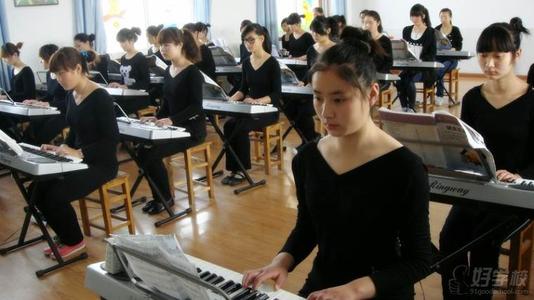 重庆女生读幼师学校学什么好呢